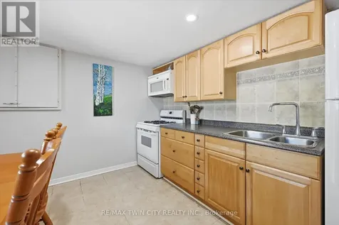 8 Delrex Boulevard Halton Hills (georgetown) ON L7G 3X6