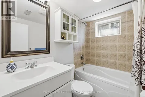 8 Delrex Boulevard Halton Hills (georgetown) ON L7G 3X6