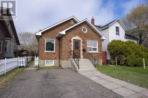 309 Harold St N Thunder Bay ON P7C 4C7