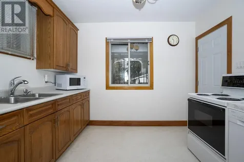 309 Harold St N Thunder Bay ON P7C 4C7