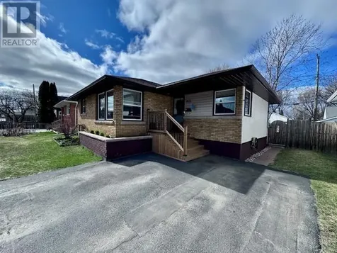 1831 Walsh Street Thunder Bay ON P7E 4V7