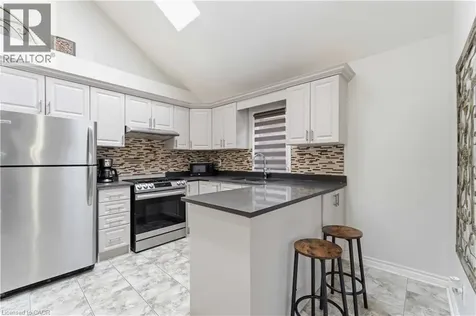 74 Province Street North Hamilton ON L8H 4H6
