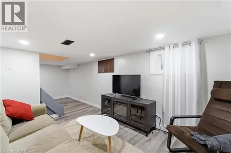 74 Province Street North Hamilton ON L8H 4H6