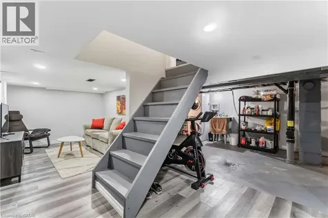 74 Province Street North Hamilton ON L8H 4H6