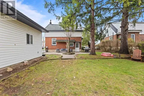 13 Forest Road Brantford ON N3S 6V9