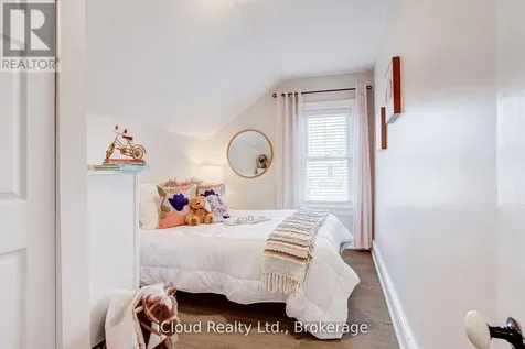 17 Oxford Street Cambridge ON N1R 1M3