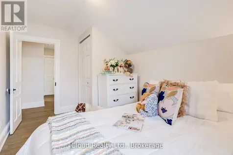17 Oxford Street Cambridge ON N1R 1M3