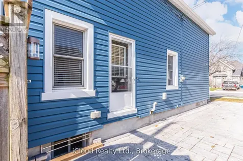 17 Oxford Street Cambridge ON N1R 1M3