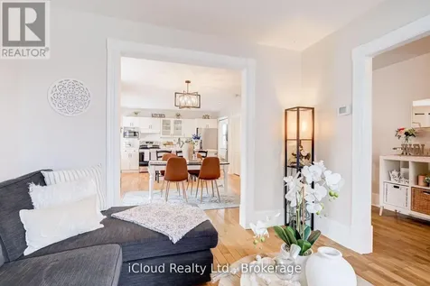 17 Oxford Street Cambridge ON N1R 1M3