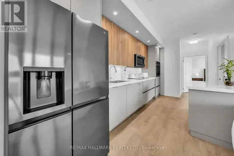 120 Eagle Rock Way Vaughan ON L6A 5C2
