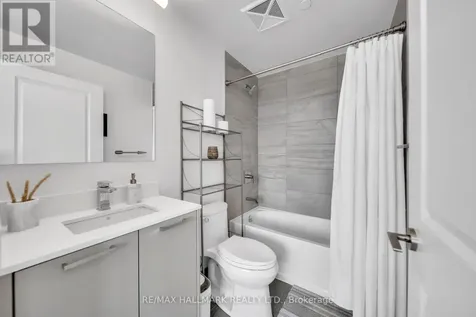 120 Eagle Rock Way Vaughan ON L6A 5C2