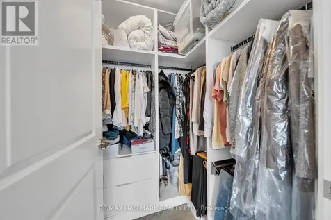 120 Eagle Rock Way Vaughan ON L6A 5C2