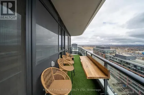 120 Eagle Rock Way Vaughan ON L6A 5C2