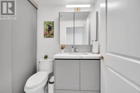120 Eagle Rock Way Vaughan ON L6A 5C2