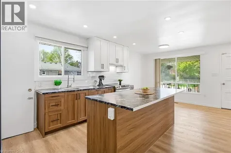 211 Ballantyne Avenue Cambridge ON N1R 7B5