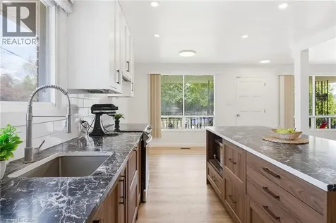211 Ballantyne Avenue Cambridge ON N1R 7B5