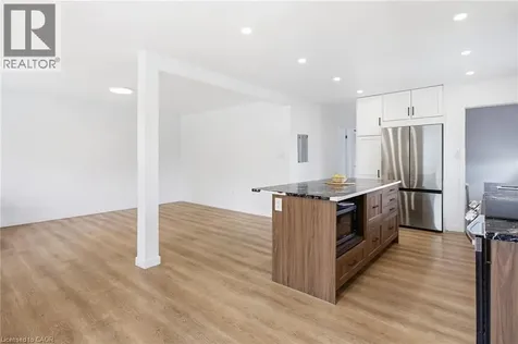 211 Ballantyne Avenue Cambridge ON N1R 7B5