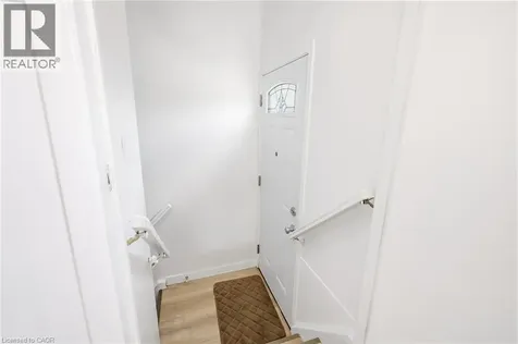 211 Ballantyne Avenue Cambridge ON N1R 7B5