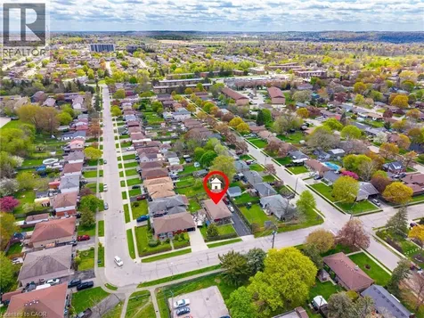 211 Ballantyne Avenue Cambridge ON N1R 7B5