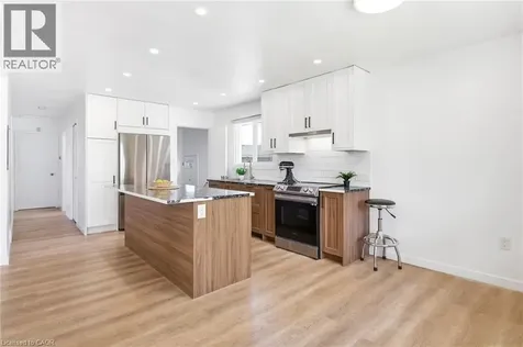 211 Ballantyne Avenue Cambridge ON N1R 7B5