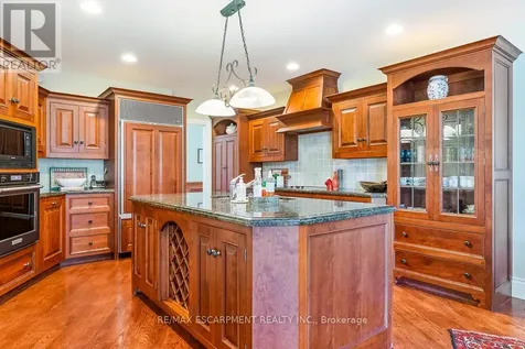 22 Southridge Trail Caledon ON L7K 0B3