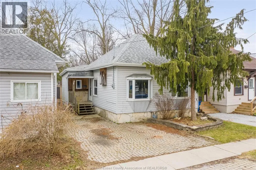 194 Harvey Street Chatham ON N7M 1M7