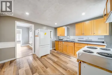 194 Harvey Street Chatham ON N7M 1M7