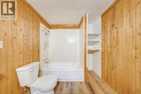 194 Harvey Street Chatham ON N7M 1M7