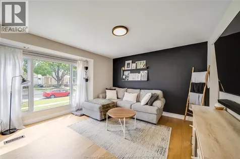 1889 Labadie Windsor ON N8W 4J8
