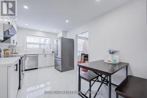 22 Kenmanor Boulevard Toronto (l'amoreaux) ON M1W 1R7
