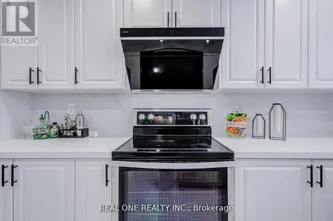 22 Kenmanor Boulevard Toronto (l'amoreaux) ON M1W 1R7