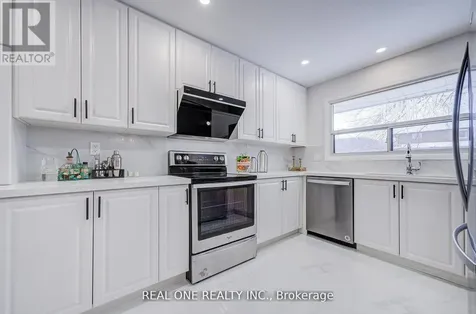 22 Kenmanor Boulevard Toronto (l'amoreaux) ON M1W 1R7