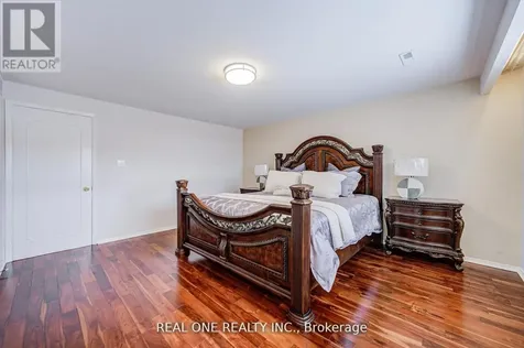 22 Kenmanor Boulevard Toronto (l'amoreaux) ON M1W 1R7