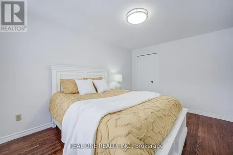22 Kenmanor Boulevard Toronto (l'amoreaux) ON M1W 1R7