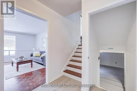 22 Kenmanor Boulevard Toronto (l'amoreaux) ON M1W 1R7