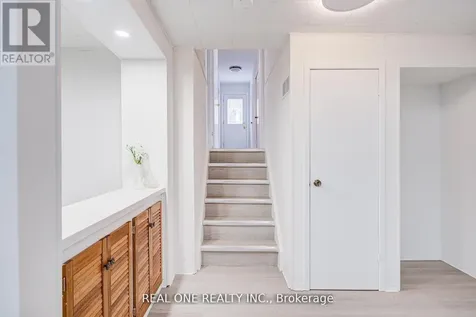 22 Kenmanor Boulevard Toronto (l'amoreaux) ON M1W 1R7