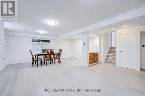 22 Kenmanor Boulevard Toronto (l'amoreaux) ON M1W 1R7