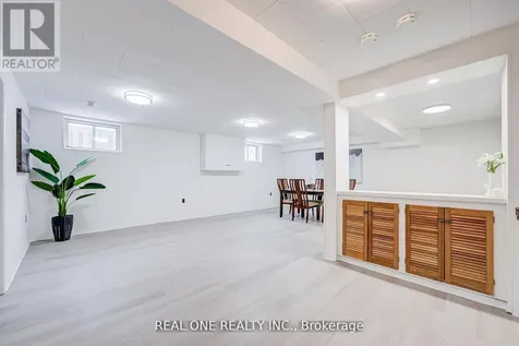 22 Kenmanor Boulevard Toronto (l'amoreaux) ON M1W 1R7
