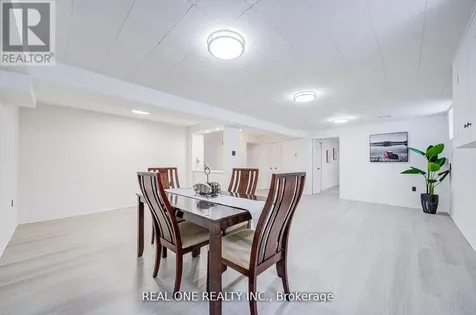 22 Kenmanor Boulevard Toronto (l'amoreaux) ON M1W 1R7