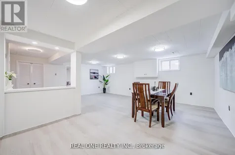 22 Kenmanor Boulevard Toronto (l'amoreaux) ON M1W 1R7