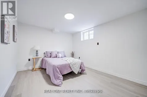 22 Kenmanor Boulevard Toronto (l'amoreaux) ON M1W 1R7