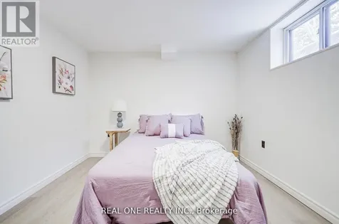 22 Kenmanor Boulevard Toronto (l'amoreaux) ON M1W 1R7