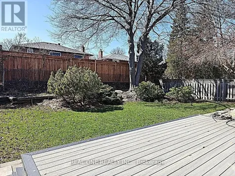 22 Kenmanor Boulevard Toronto (l'amoreaux) ON M1W 1R7