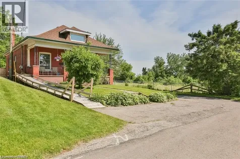 5 Cloverdale Avenue Brantford ON N3R 3X7