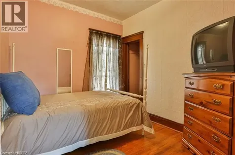 5 Cloverdale Avenue Brantford ON N3R 3X7