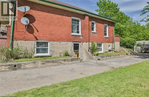 5 Cloverdale Avenue Brantford ON N3R 3X7