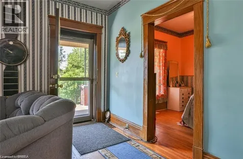 5 Cloverdale Avenue Brantford ON N3R 3X7