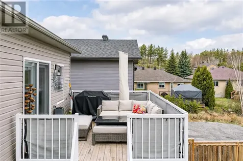 22 Teravista Way Sudbury ON P3E 0H9