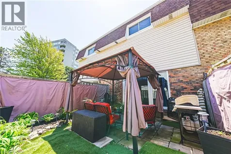 11 Harrisford Street Hamilton ON L8K 6L7