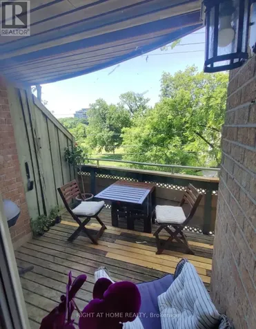2 Columbus Avenue Ottawa ON K1K 1R3